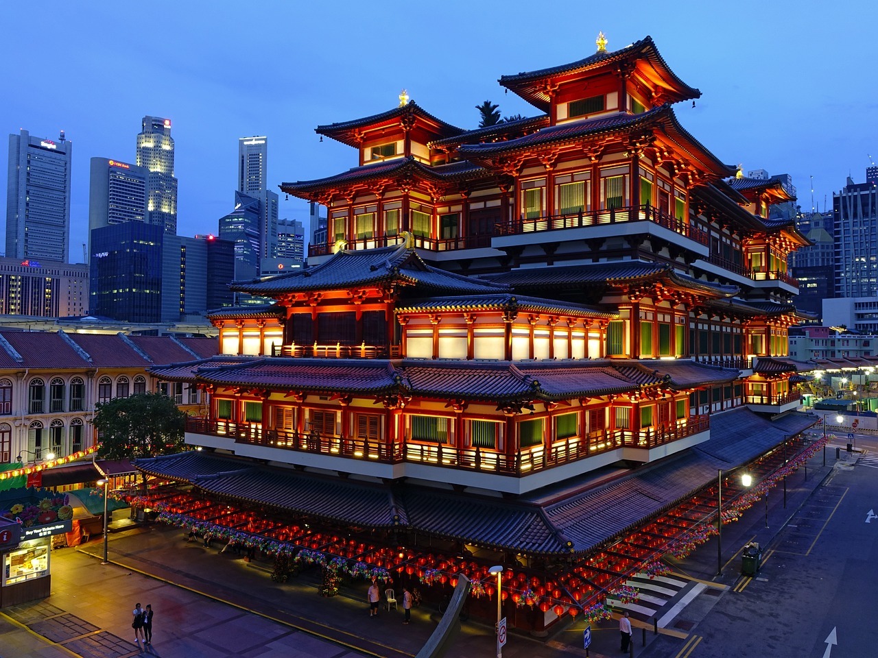 buddha tooth relic temple, singapore, chinatown-2025388.jpg