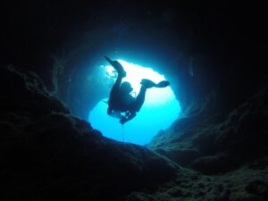 cave, diving, palau-1154294.jpg