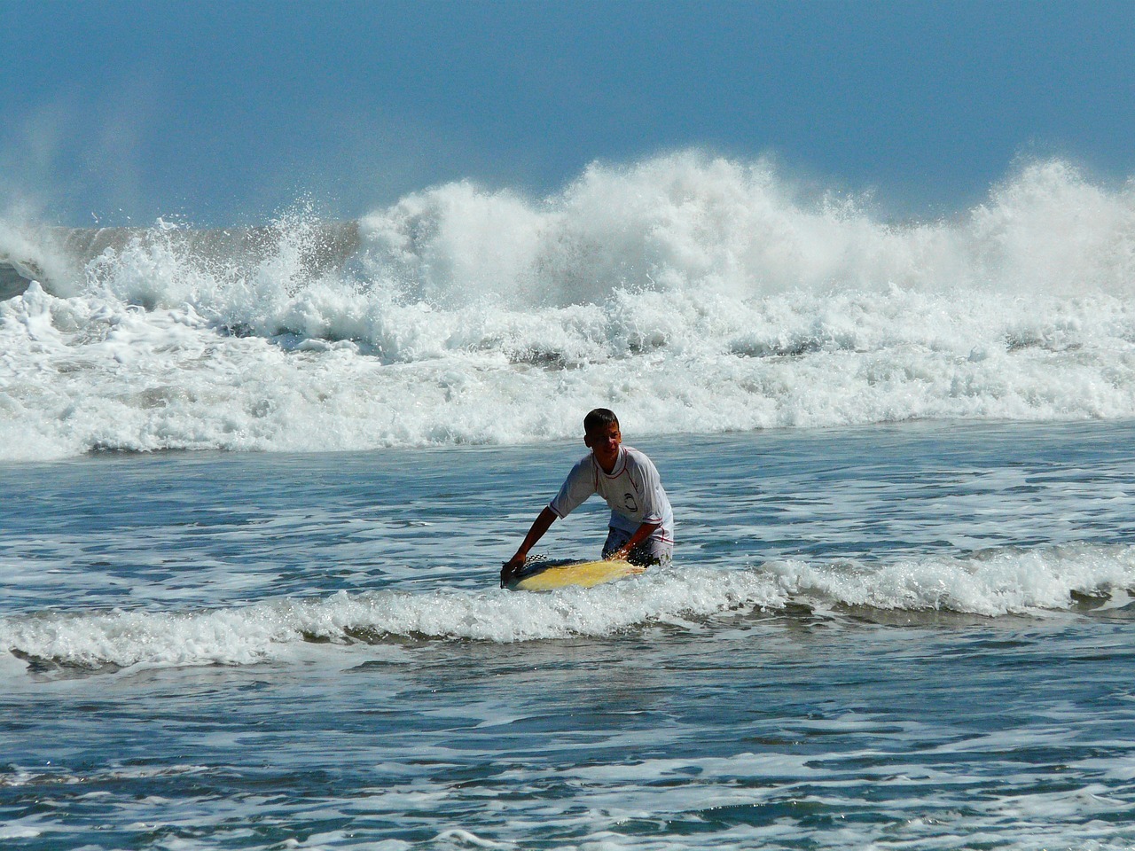 beach, sea, waves-218580.jpg